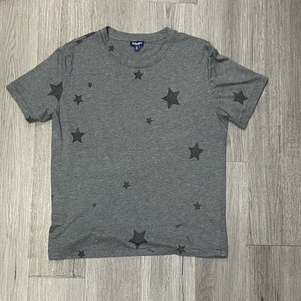 tee with star print